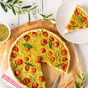 Quiche au pesto, chèvre et tomates cerise