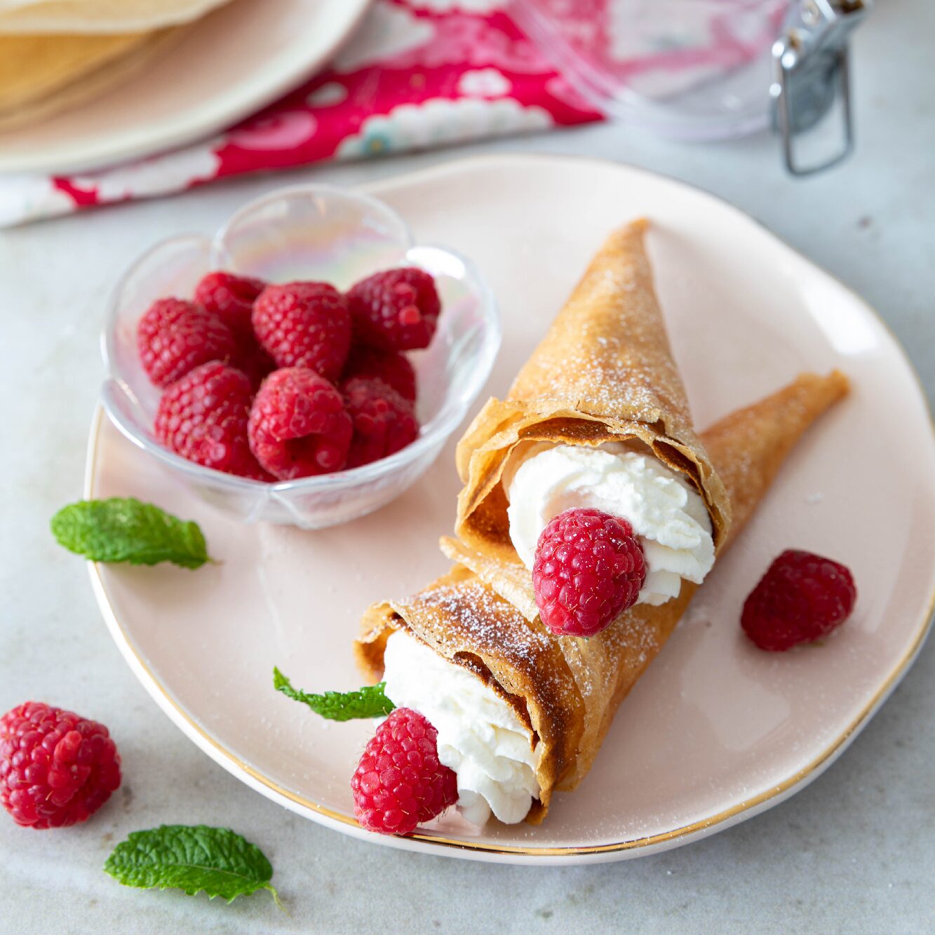 Cornets de brick chantilly-frambroise